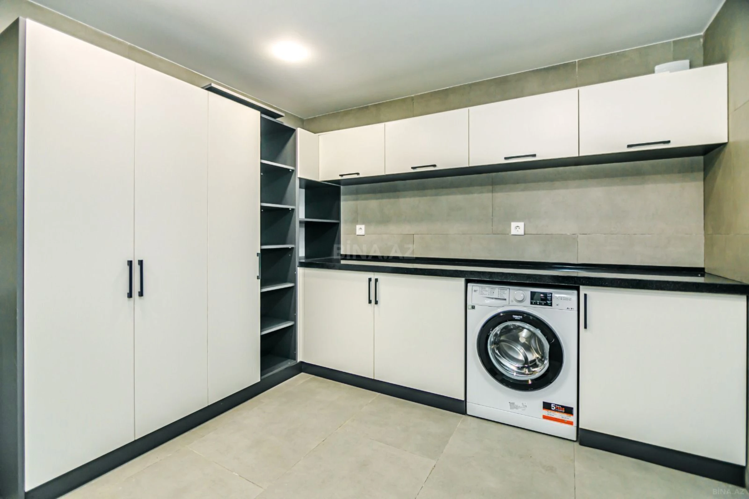 Kirayə verilir 5 otaqlı mənzil 250 m²