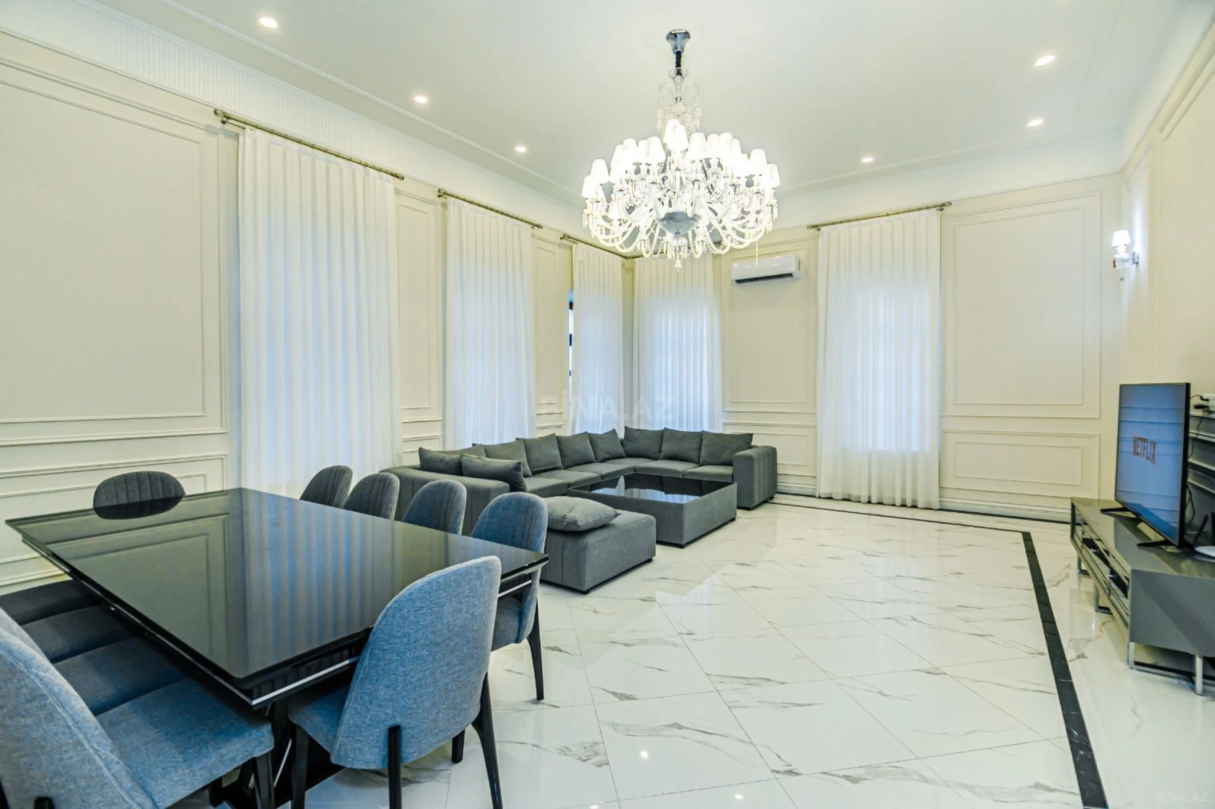 Kirayə verilir 5 otaqlı mənzil 250 m²