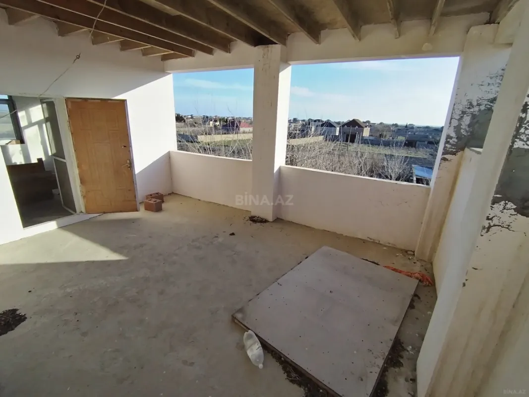 Satılır 5 otaqlı həyət evi 180 m²