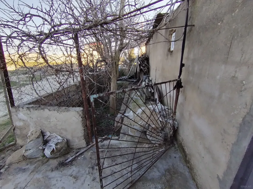 Satılır 5 otaqlı həyət evi 180 m²