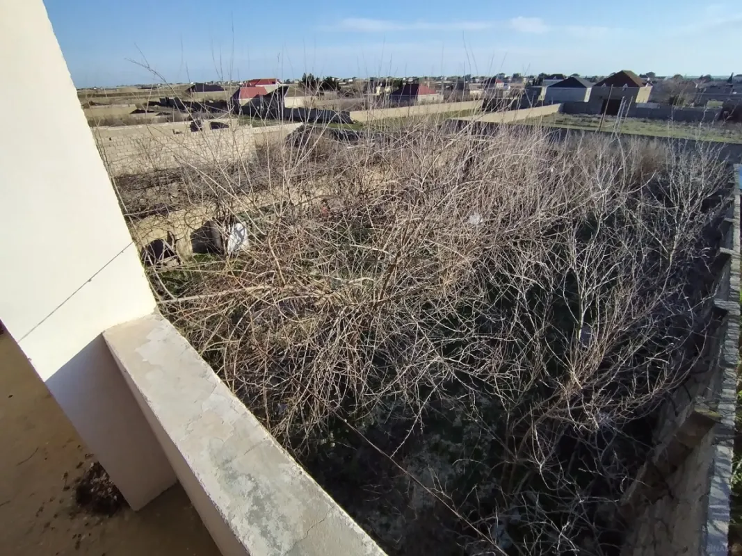 Satılır 5 otaqlı həyət evi 180 m²