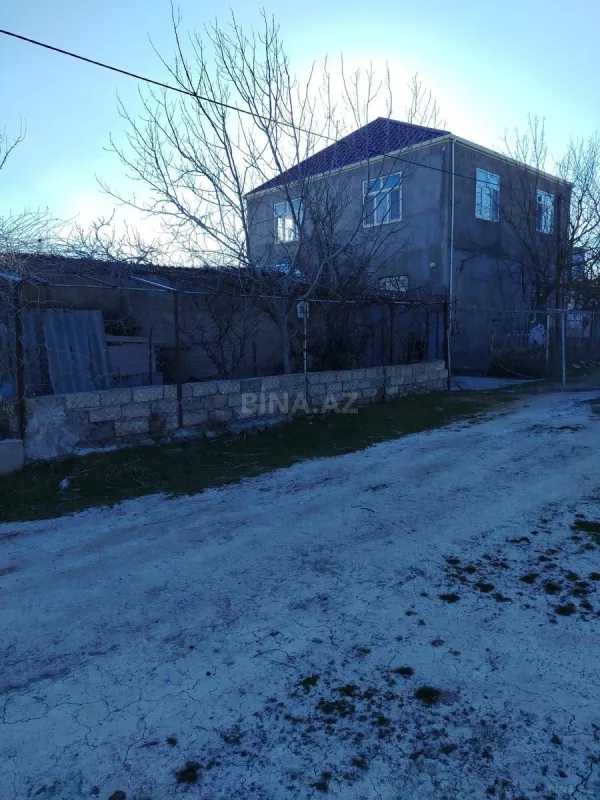 Satılır 5 otaqlı həyət evi 180 m²