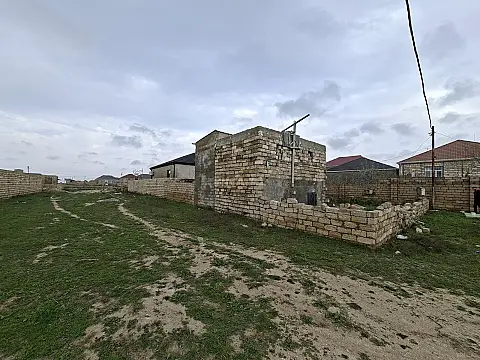 Satılır 2 otaqlı həyət evi 67 m²