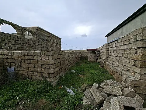 Satılır 2 otaqlı həyət evi 67 m²