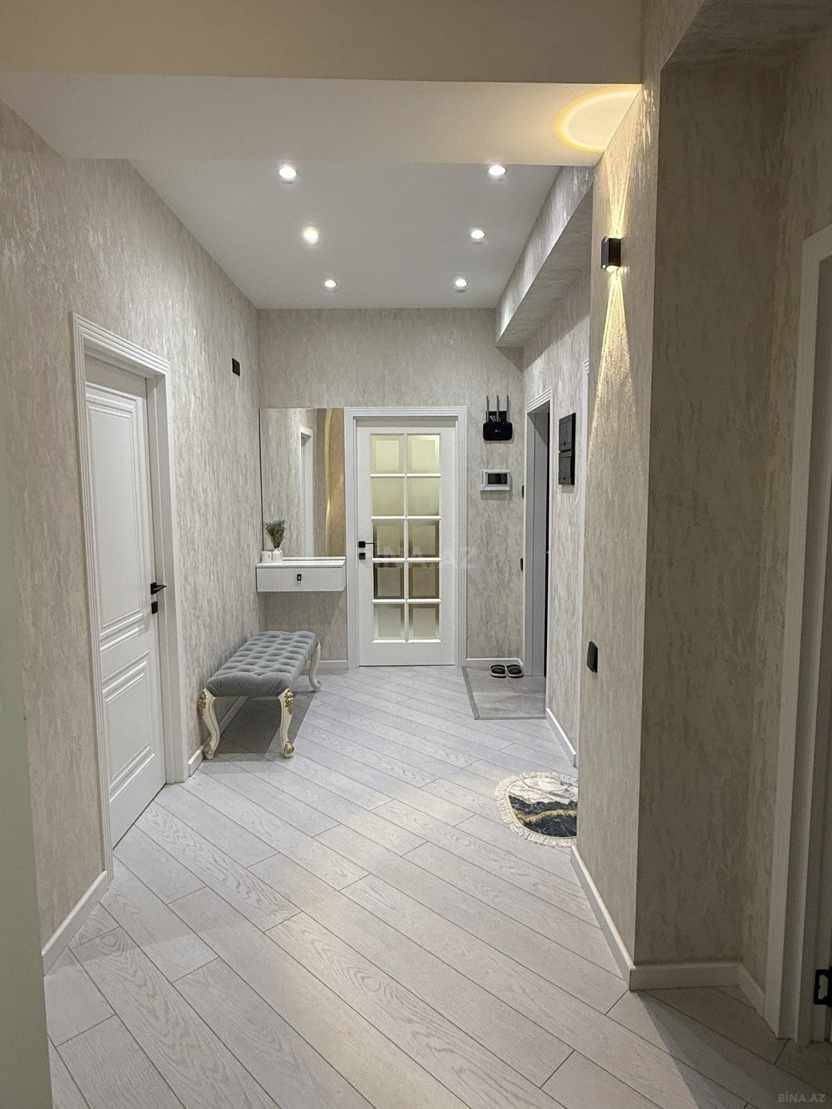 Satılır 4 otaqlı mənzil 128 m²