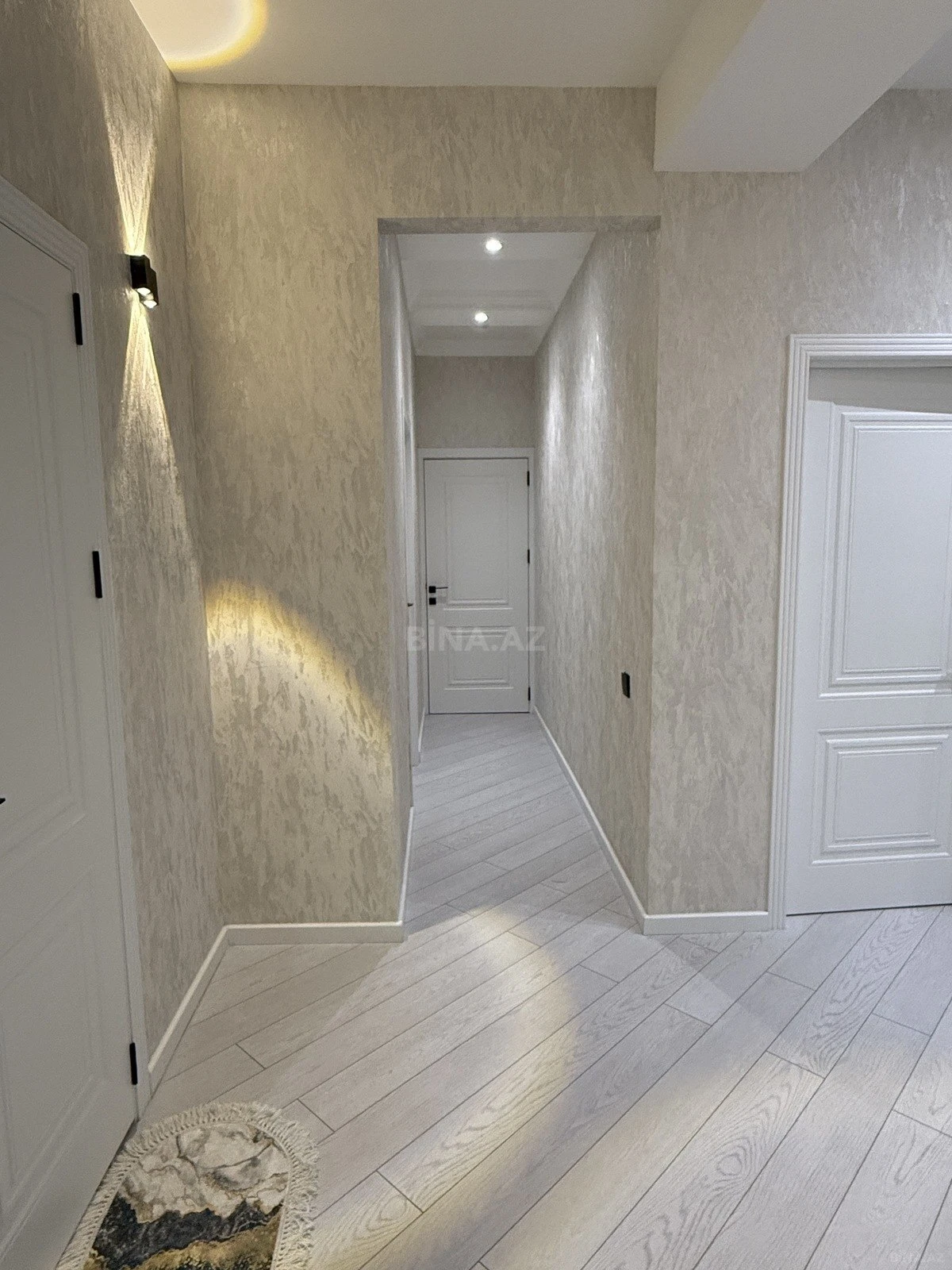 Satılır 4 otaqlı mənzil 128 m²