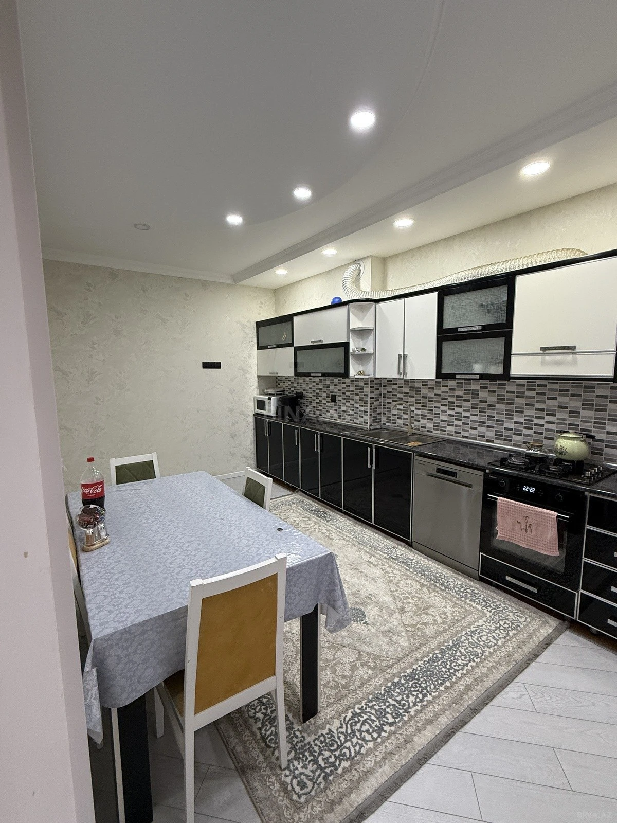 Satılır 4 otaqlı mənzil 128 m²