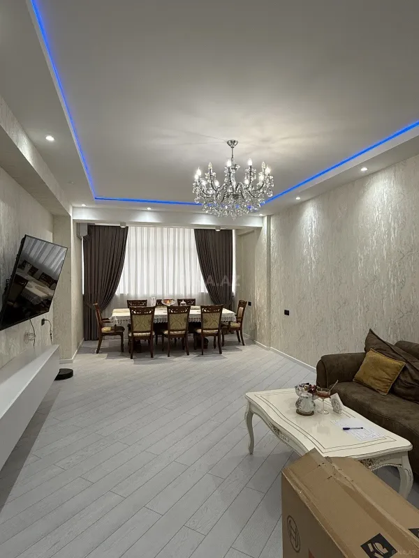 Satılır 4 otaqlı mənzil 128 m²
