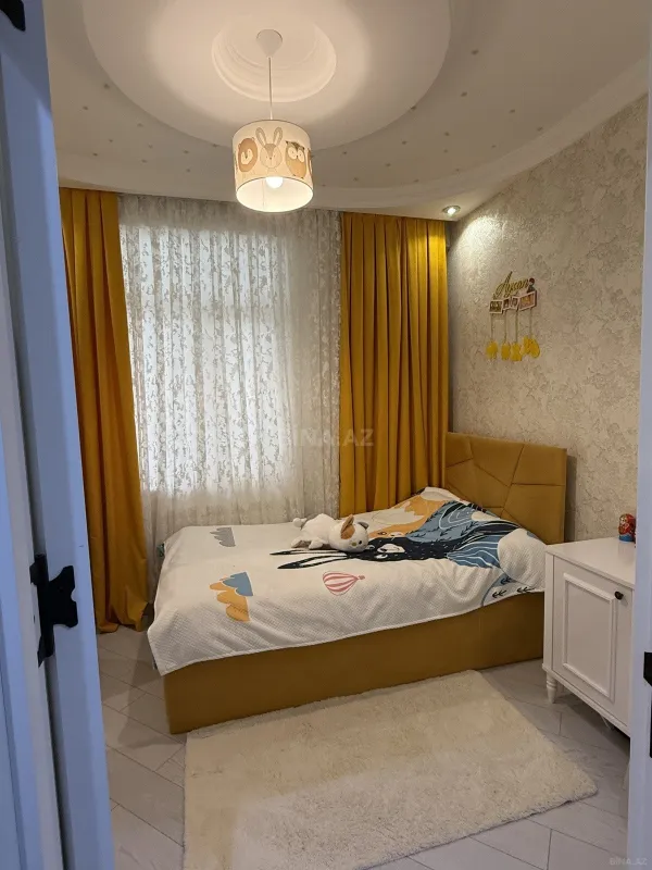 Satılır 4 otaqlı mənzil 128 m²