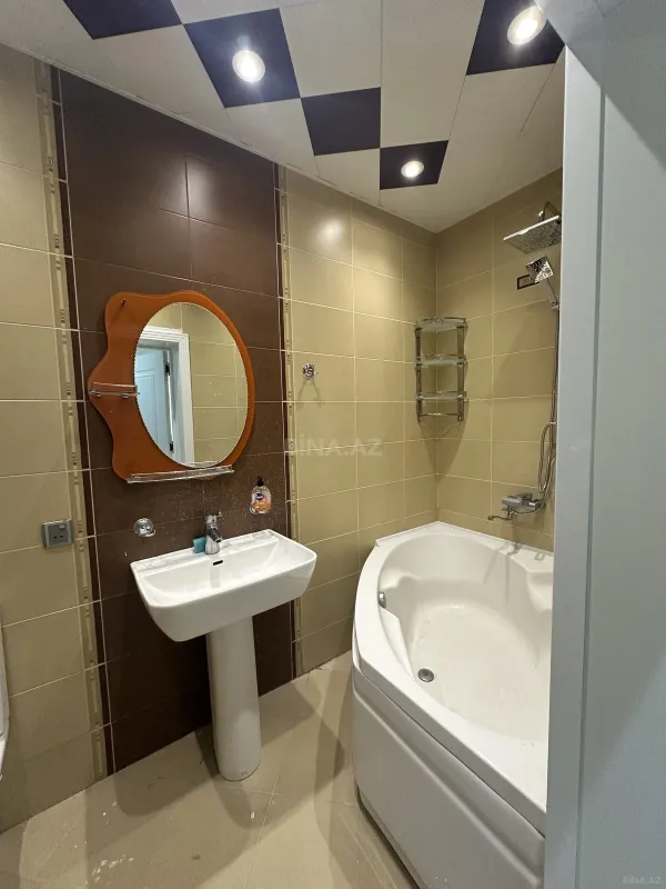 Satılır 2 otaqlı mənzil 92 m²