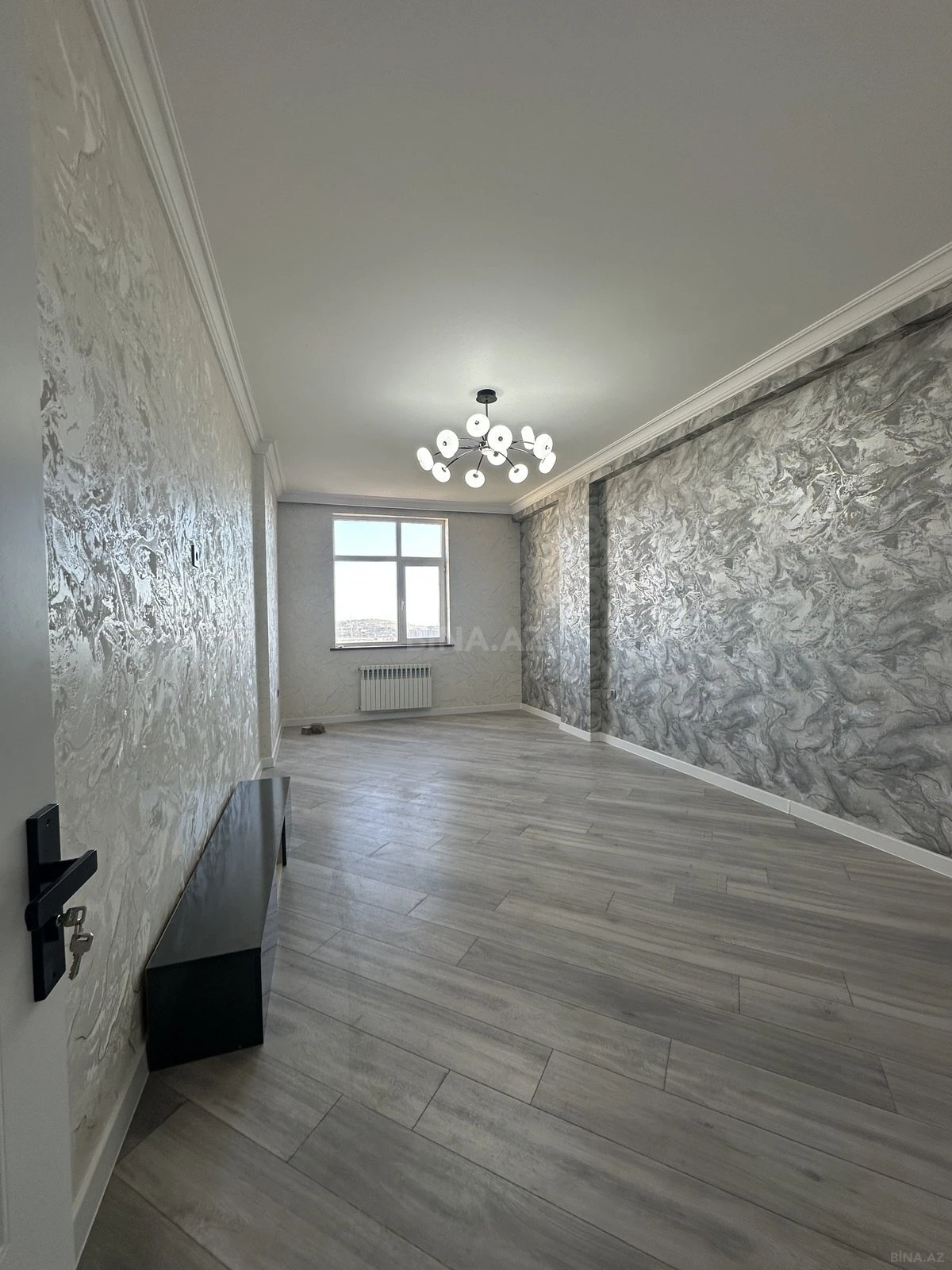 Satılır 2 otaqlı mənzil 92 m²
