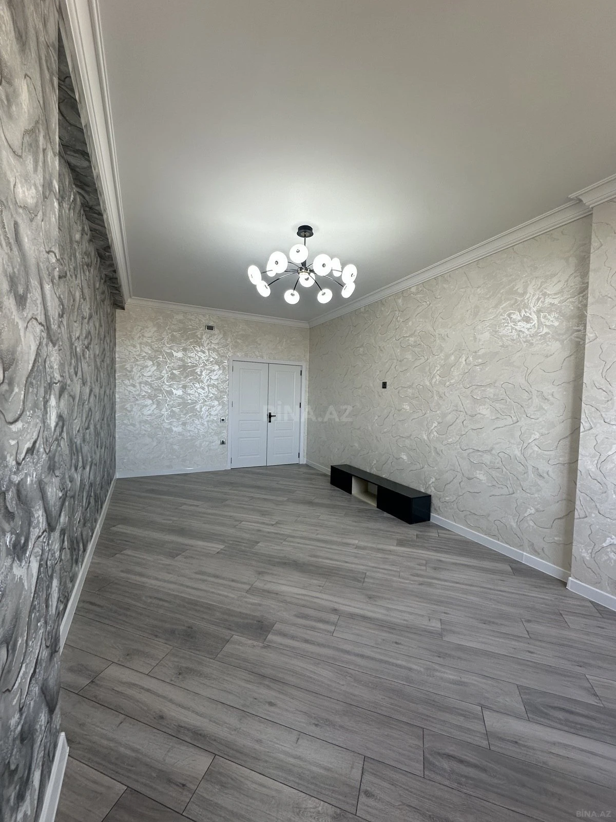 Satılır 2 otaqlı mənzil 92 m²