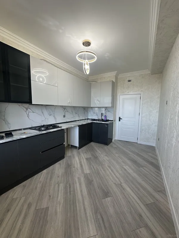 Satılır 2 otaqlı mənzil 92 m²