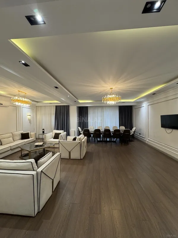 Satılır 4 otaqlı mənzil 240 m²
