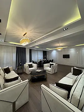 Satılır 4 otaqlı mənzil 240 m²