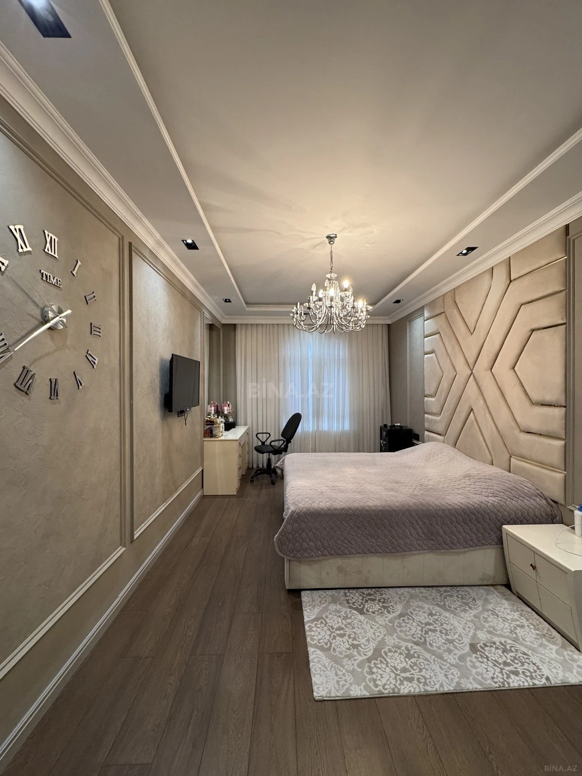 Satılır 4 otaqlı mənzil 240 m²
