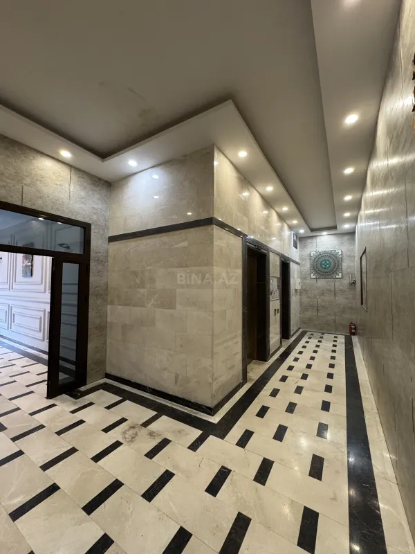 Satılır 4 otaqlı mənzil 240 m²