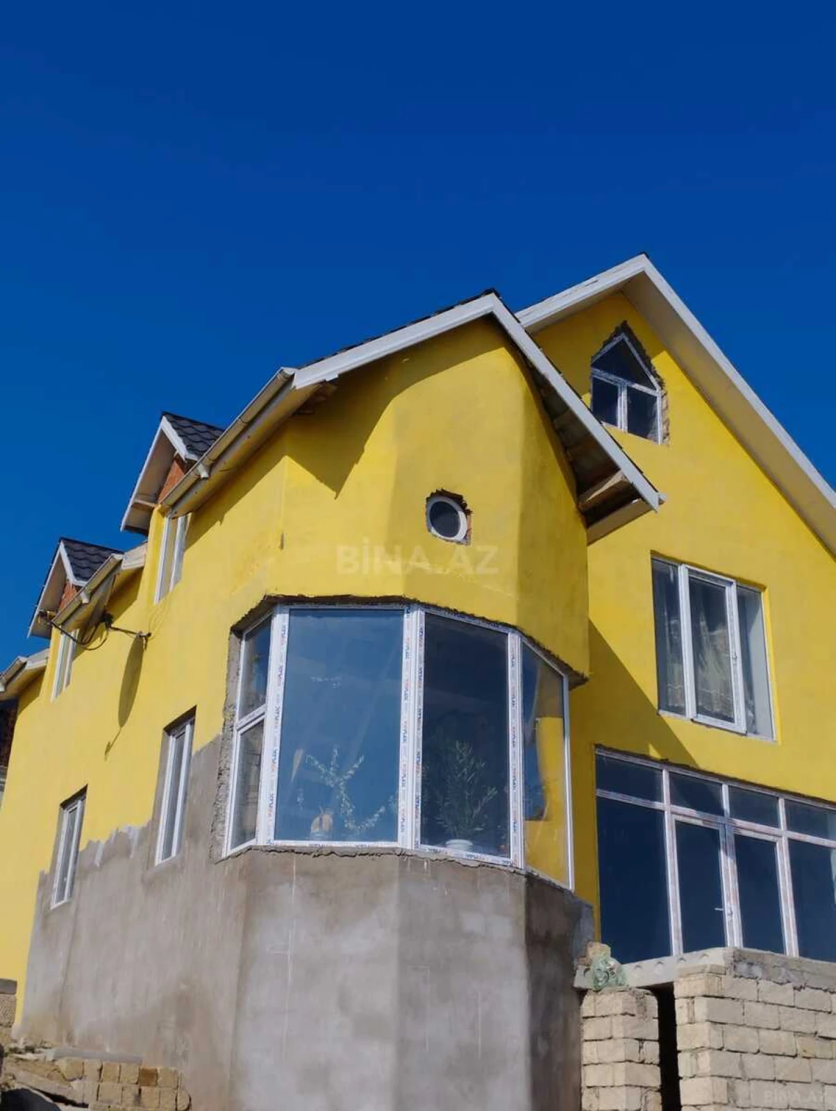 Satılır 4 otaqlı həyət evi 180 m²