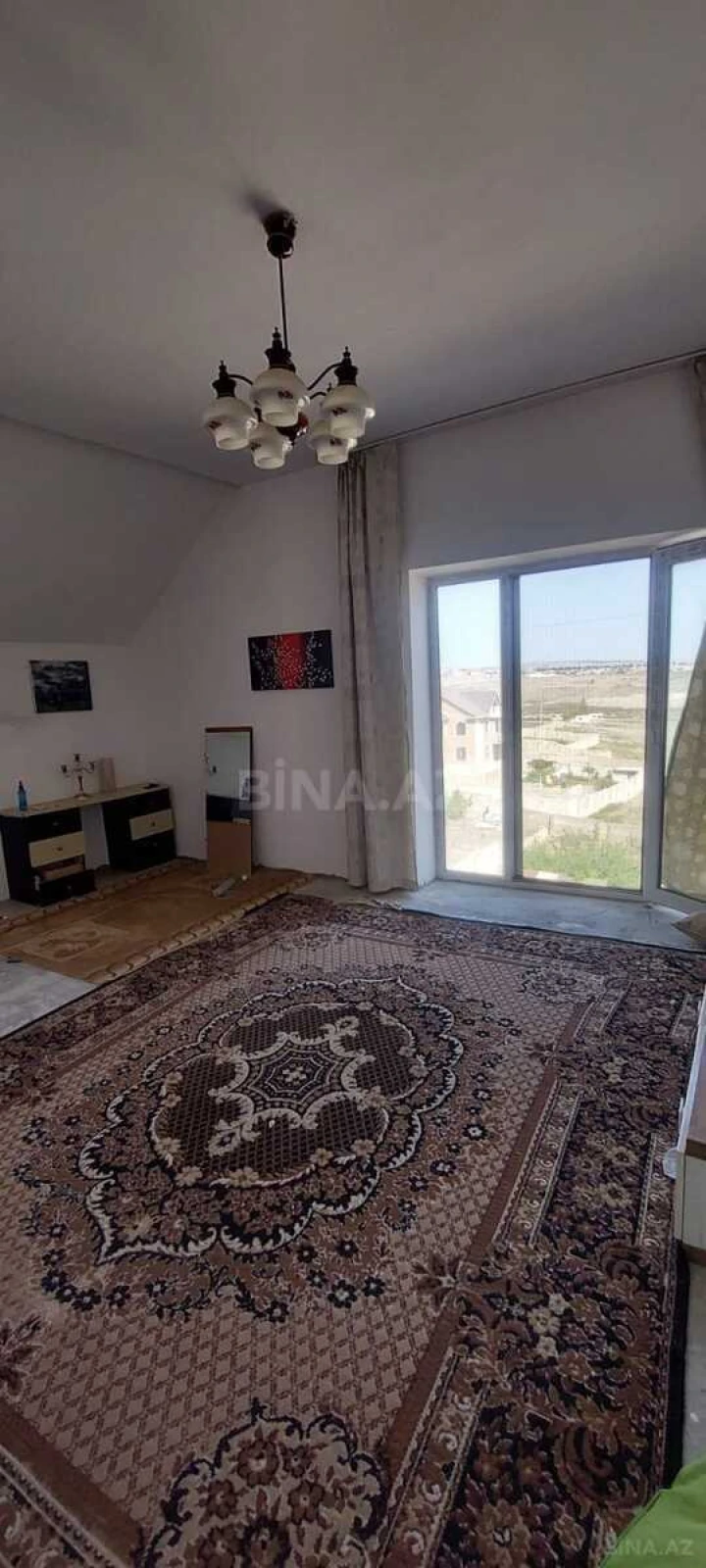 Satılır 4 otaqlı həyət evi 180 m²