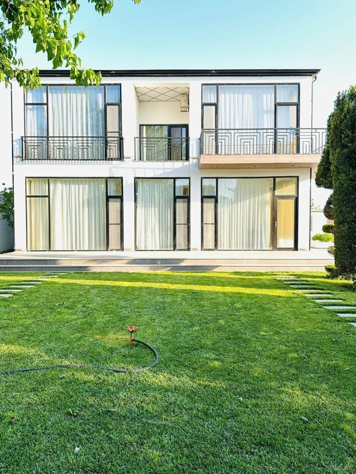 Kirayə verilir 5 otaqlı həyət evi 400 m²