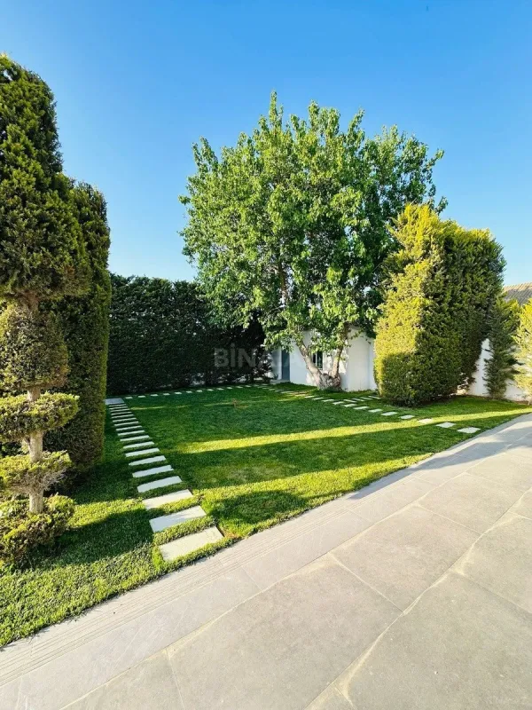 Kirayə verilir 5 otaqlı həyət evi 400 m²