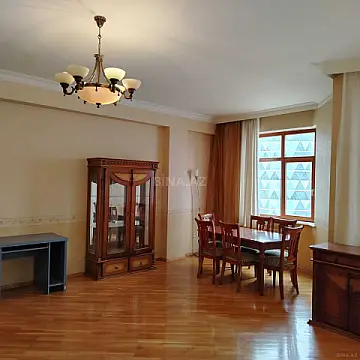 Kirayə verilir 3 otaqlı mənzil 150 m²
