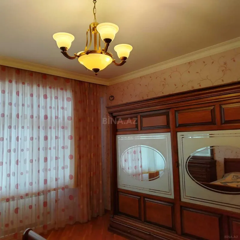 Kirayə verilir 3 otaqlı mənzil 150 m²