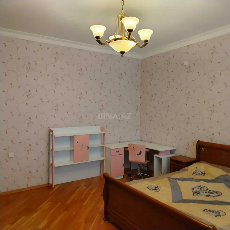 Kirayə verilir 3 otaqlı mənzil 150 m²
