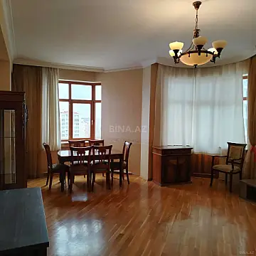 Kirayə verilir 3 otaqlı mənzil 150 m² — Bakı 3 otaq 150.00 m²