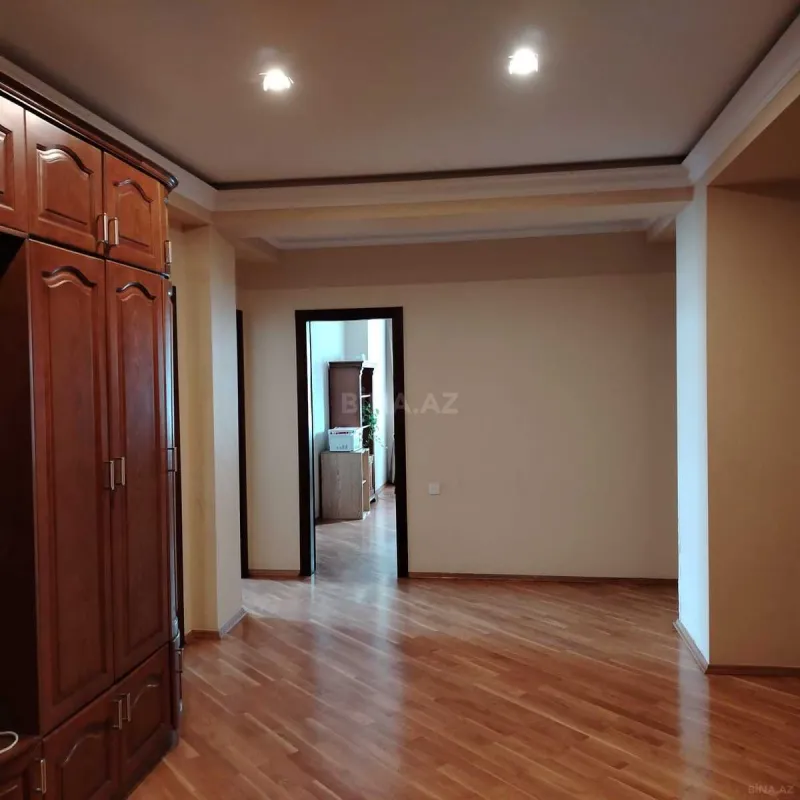 Kirayə verilir 3 otaqlı mənzil 150 m²