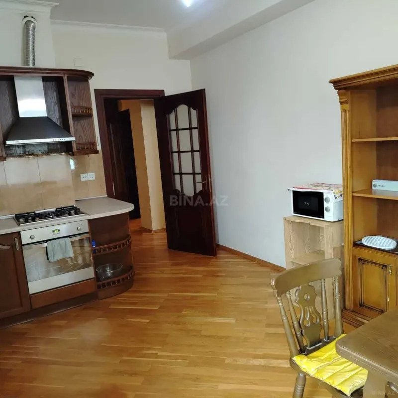Kirayə verilir 3 otaqlı mənzil 150 m²