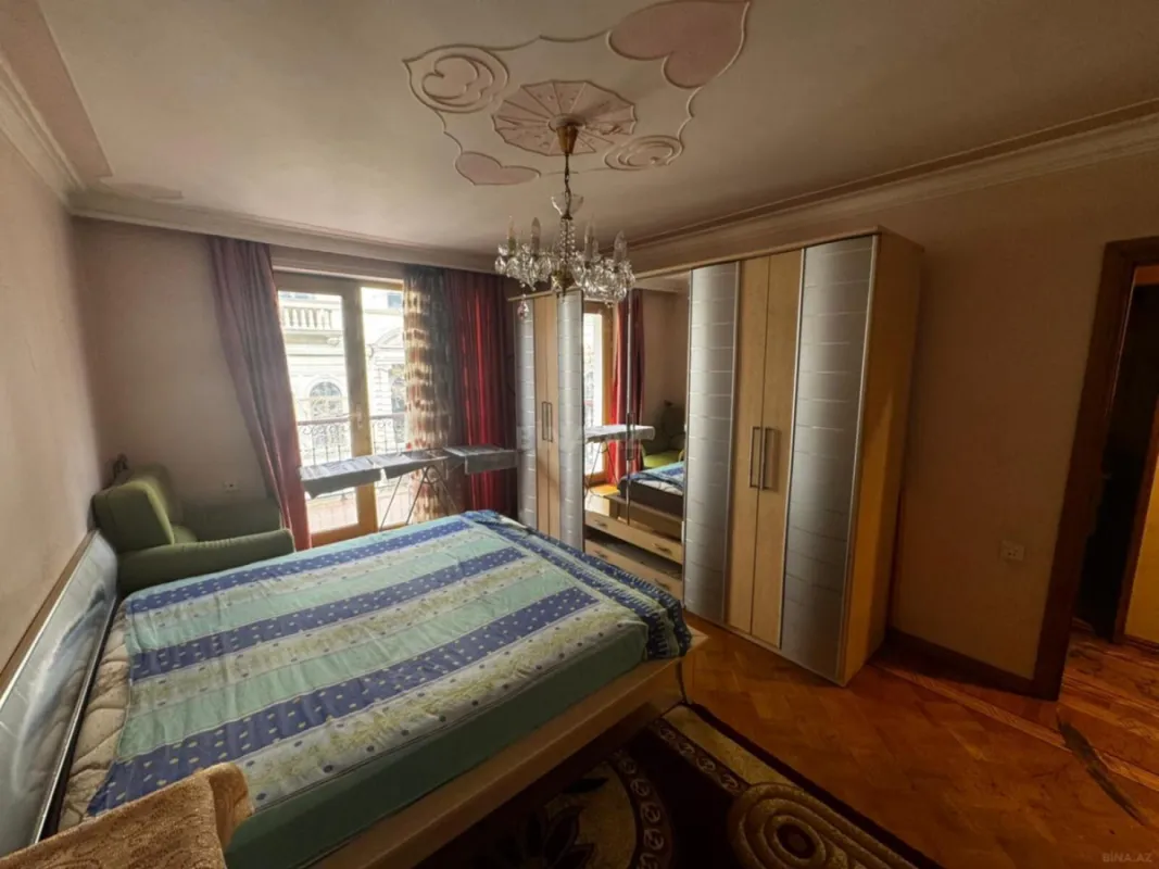 Kirayə verilir 3 otaqlı mənzil 120 m²