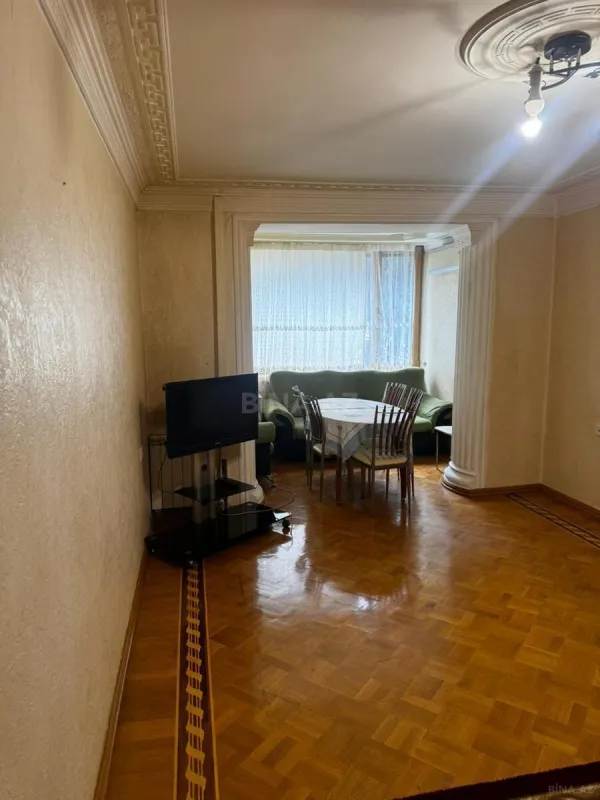 Kirayə verilir 3 otaqlı mənzil 120 m²