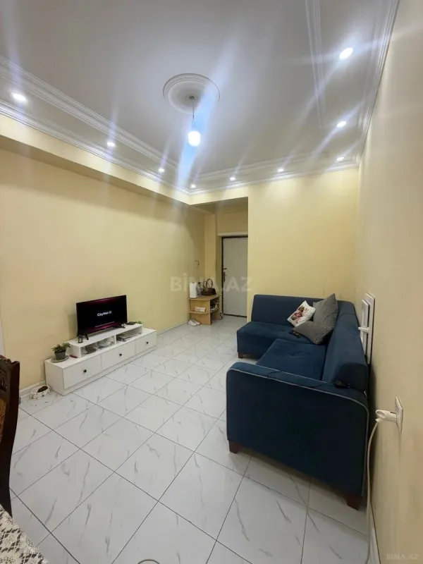 Kirayə verilir 2 otaqlı mənzil 67 m²