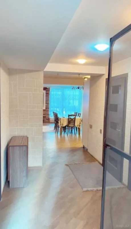 Satılır 5 otaqlı həyət evi 230 m²