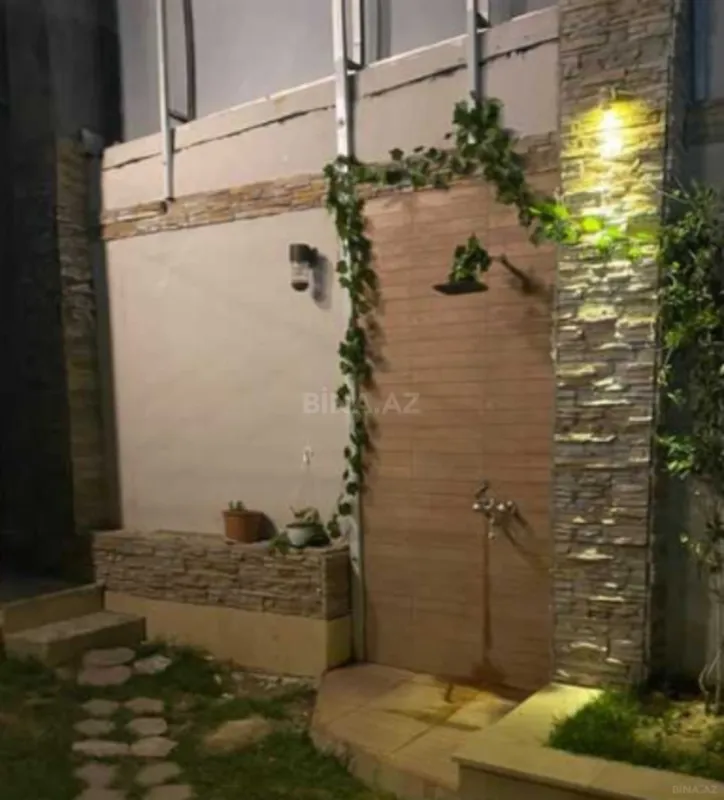 Satılır 5 otaqlı həyət evi 230 m²