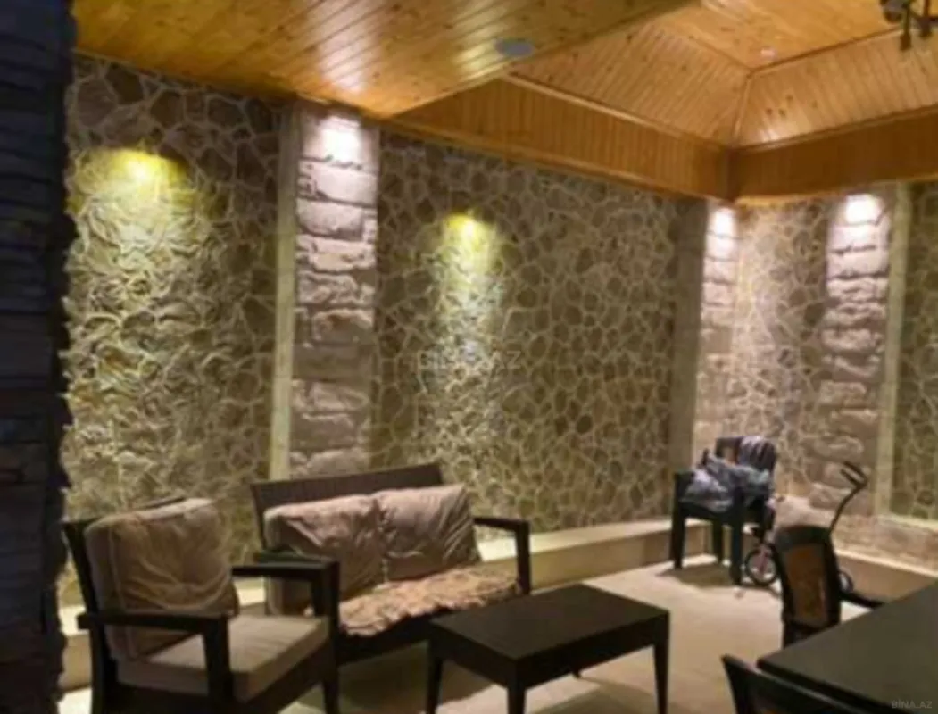 Satılır 5 otaqlı həyət evi 230 m²