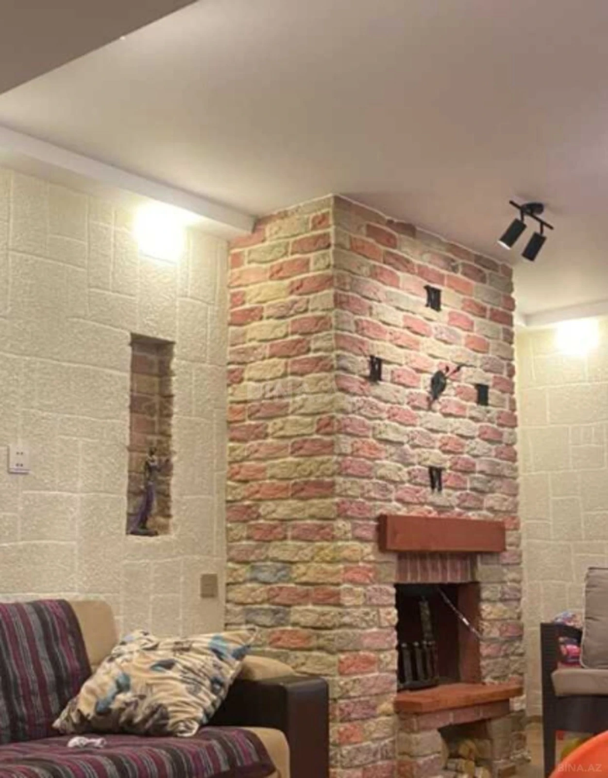 Satılır 5 otaqlı həyət evi 230 m²