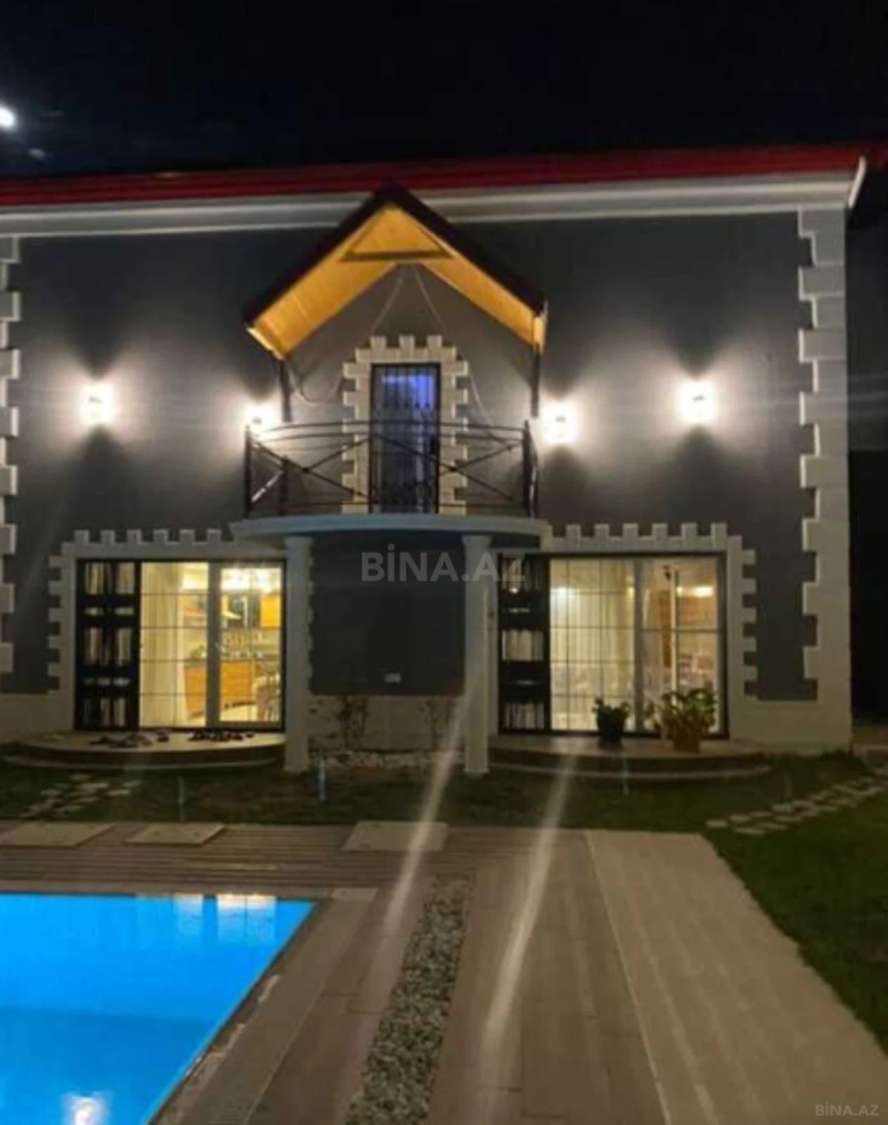 Satılır 5 otaqlı həyət evi 230 m²