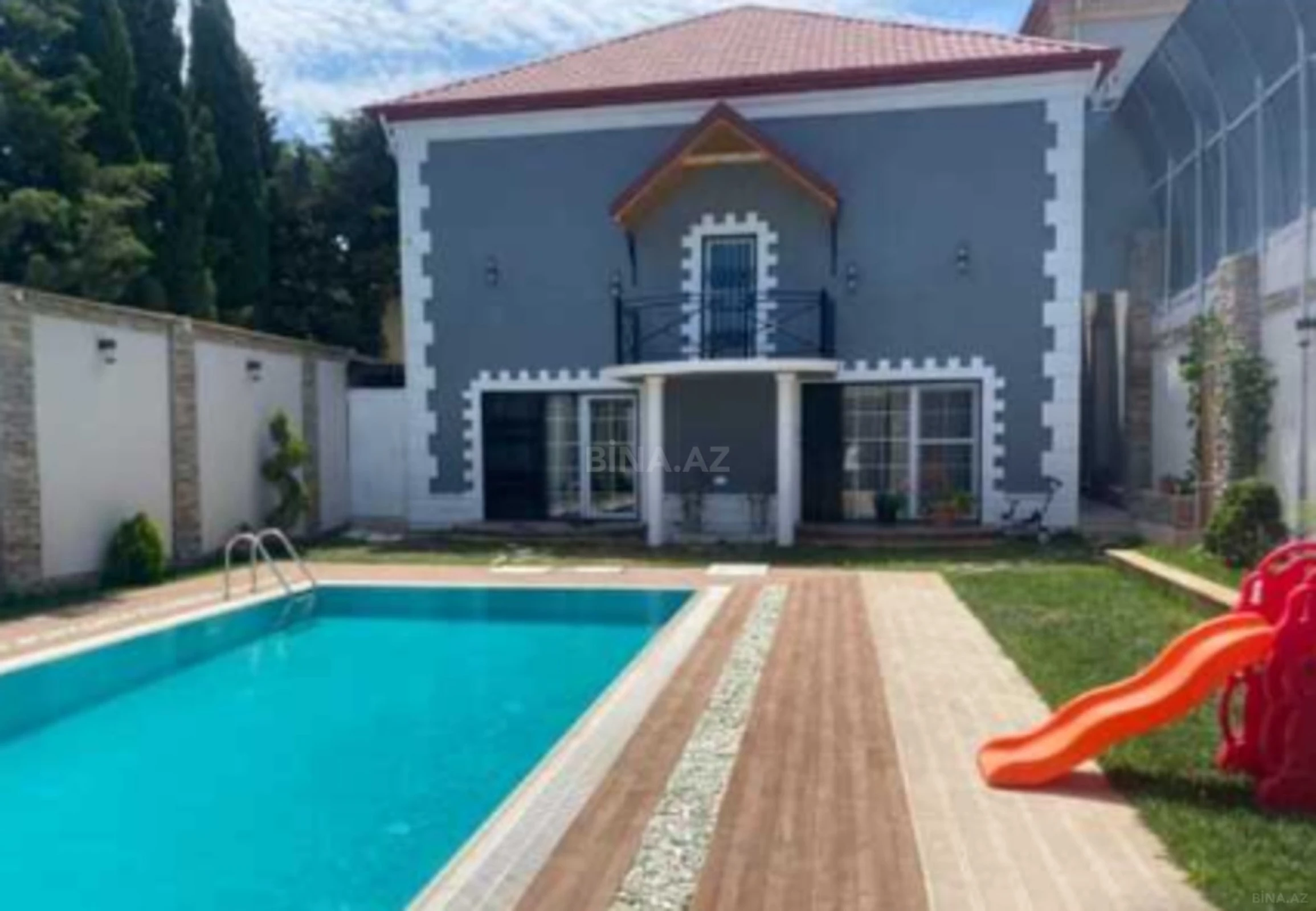 Satılır 5 otaqlı həyət evi 230 m²