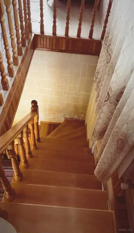 Satılır 5 otaqlı həyət evi 230 m²