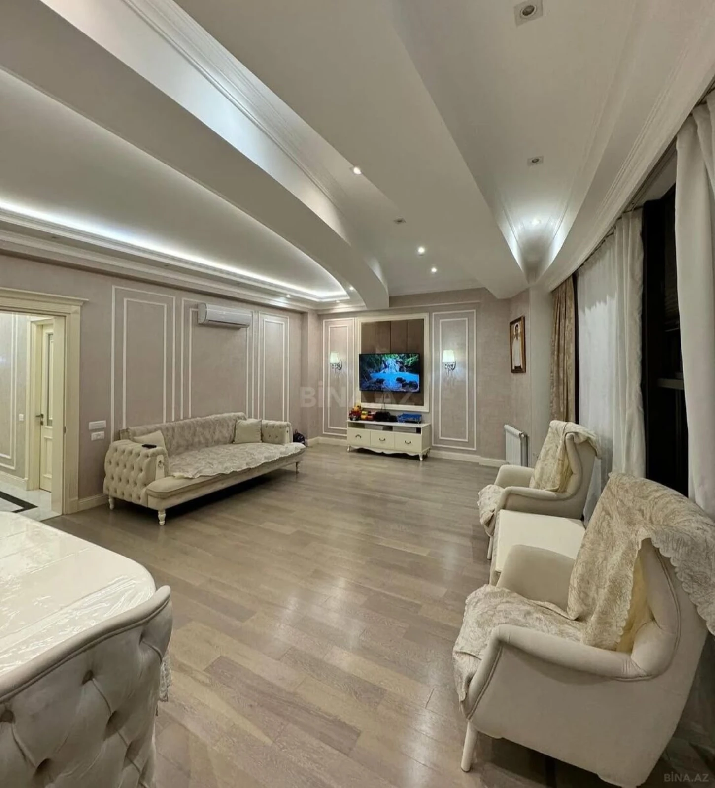 Satılır 3 otaqlı mənzil 122 m²