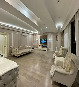 Satılır 3 otaqlı mənzil 122 m²