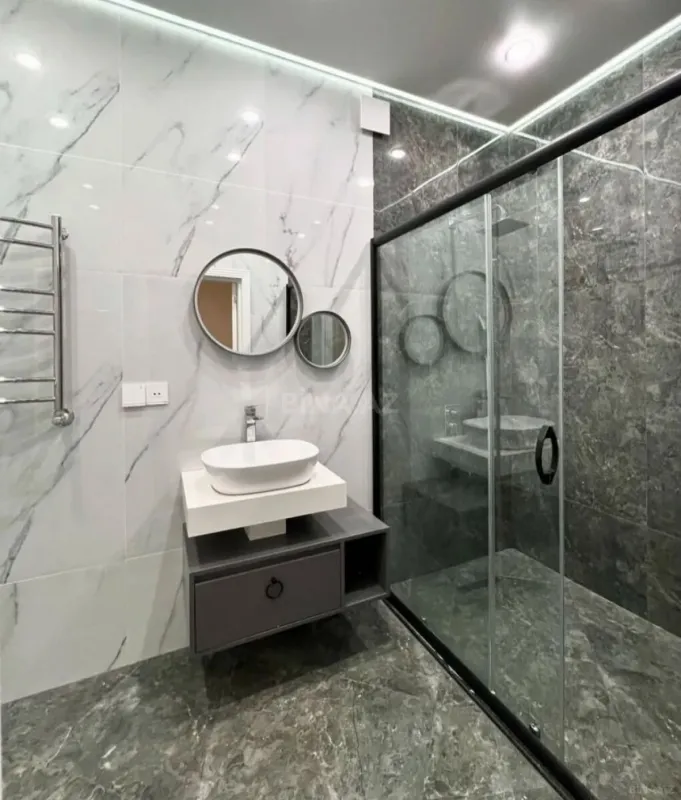 Satılır 3 otaqlı mənzil 122 m²