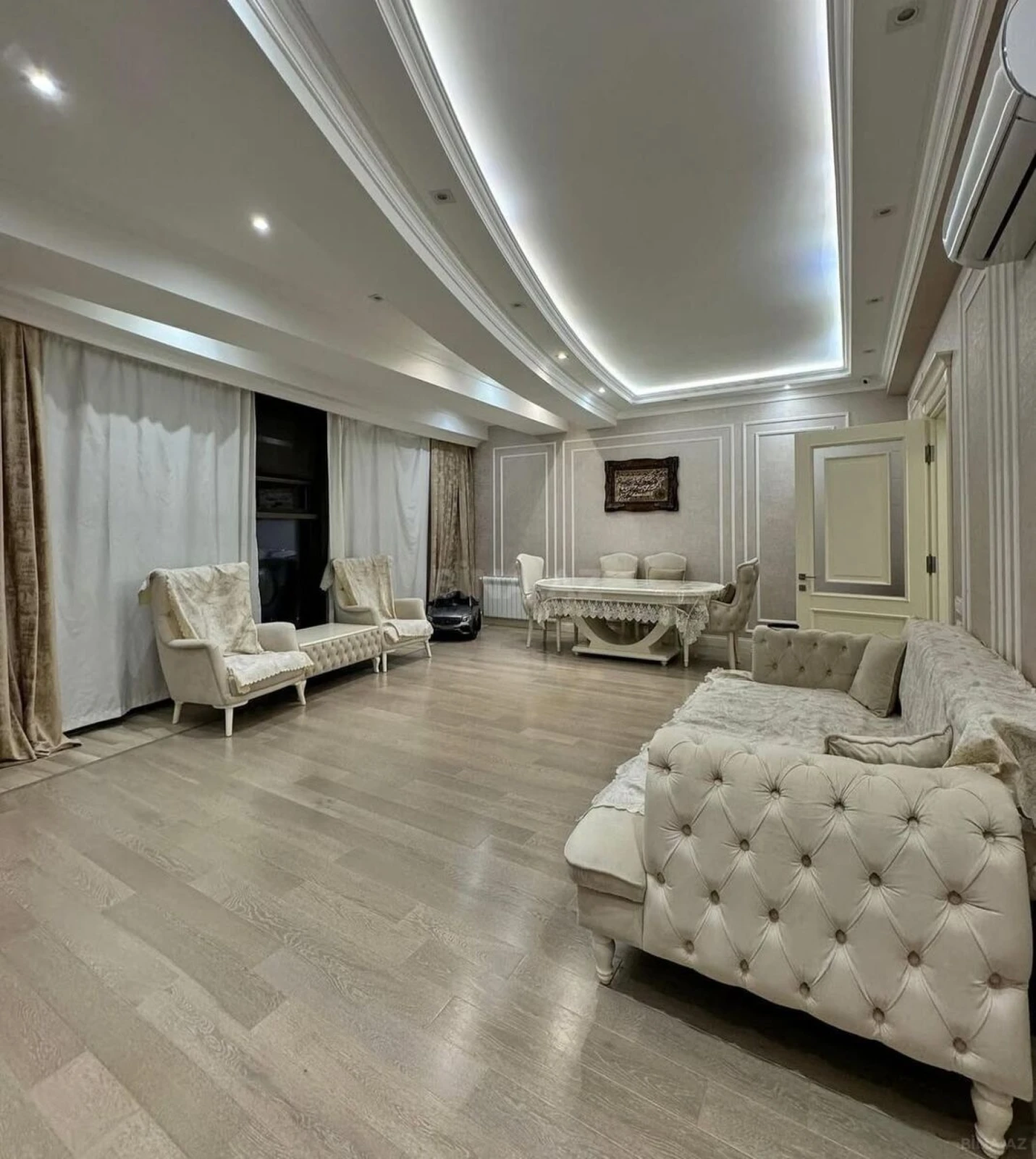 Satılır 3 otaqlı mənzil 122 m²