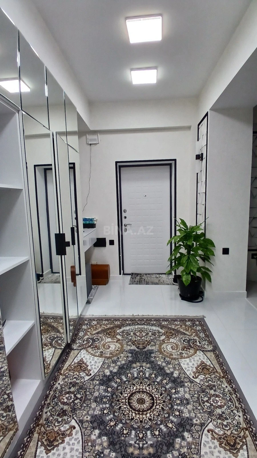 Kirayə verilir 2 otaqlı mənzil 67 m²