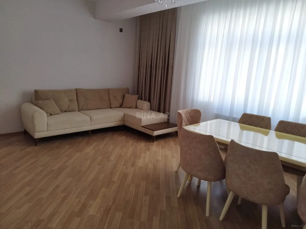 Kirayə verilir 3 otaqlı mənzil 112 m²