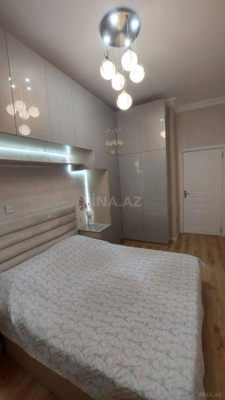 Satılır 2 otaqlı mənzil 64 m²
