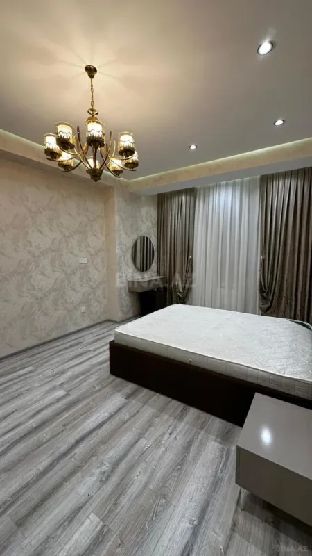 Satılır 2 otaqlı mənzil 81 m²