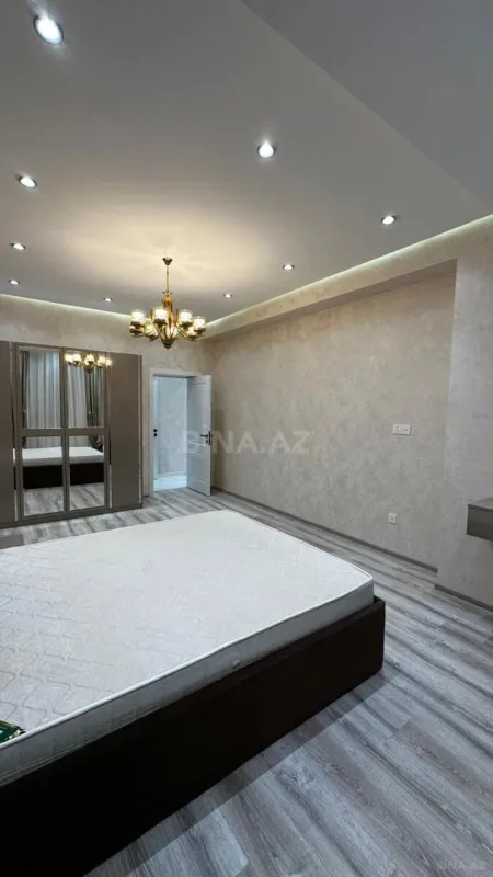 Satılır 2 otaqlı mənzil 81 m²